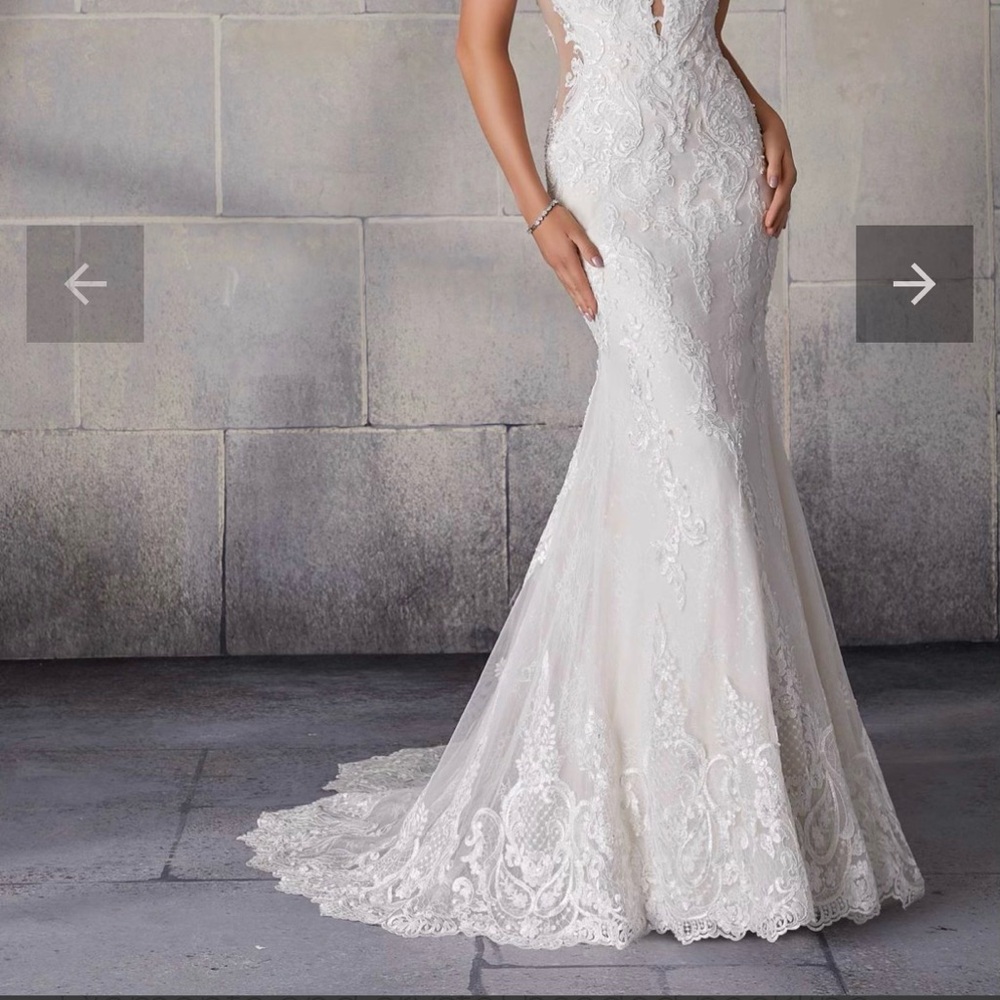 New dress never been used.